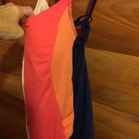 Flattering one piece diagonal paneled suit. - Picture 5 of 5